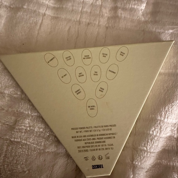 BRAND NEW- NEVER OPENED Kylie Cosmetics Kris Collection Pressed Powder Palette - Picture 5 of 13